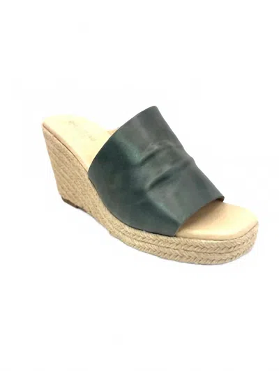 Chocolat Blu Women's Ian Sandal In Graphite Leather In Black