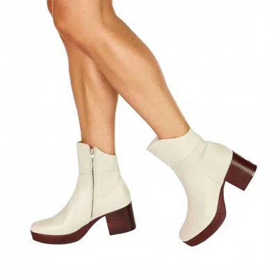 Chocolat Blu Women's Veronika Bootie In Ivory Leather In Multi