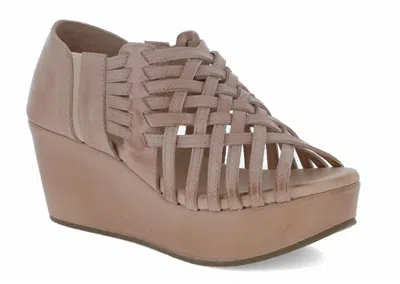 Chocolat Blu Women Wiz Sandals In Nude Leather In Pink