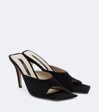 Christen Edge绒面革穆勒鞋 In Black