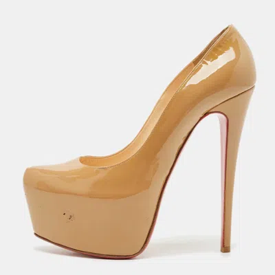 Pre-owned Christian Louboutin Beige Patent Leather Daffodile Pumps Size 40 In Sand