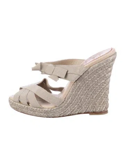 Pre-owned Christian Louboutin Canvas Espadrilles In Neutral