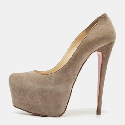 Pre-owned Christian Louboutin Grey Suede Daffodile Pumps Size 39.5 In Gray