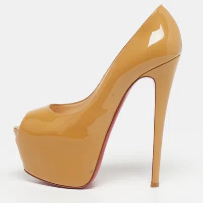Pre-owned Christian Louboutin Lady Peep Size 37 Beige Patent Leather Platform Pumps In Sand