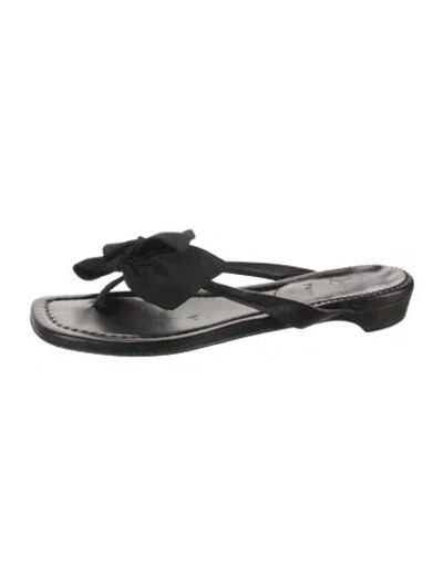 Pre-owned Christian Louboutin Leather Bow Accents Flip Flops In Black