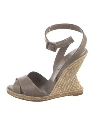 Pre-owned Christian Louboutin Leather Espadrilles In Neutral