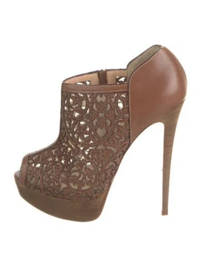 Pre-owned Christian Louboutin Leather Lace Pattern Pumps In Brown