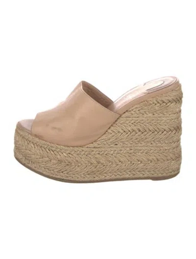 Pre-owned Christian Louboutin Leather Mules In Neutral