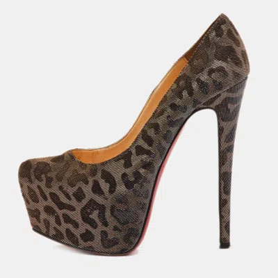 Pre-owned Christian Louboutin Metallic Lurex Fabric Leopard Print Daffodile Platform Pumps Size 38.5 In Silver