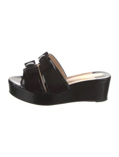 Pre-owned Christian Louboutin Patent Leather Bow Accents Slides In Black