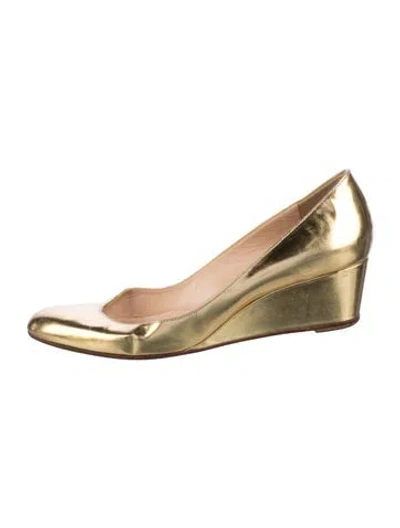 Pre-owned Christian Louboutin Patent Leather Pumps In Gold