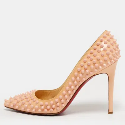 Pre-owned Christian Louboutin Pigalle Spikes Size 39 Cream Patent Leather Pumps In White