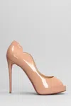 Christian Louboutin Hot Chick Pumps In Powder Leather In Powder