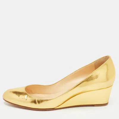 Pre-owned Christian Louboutin Size 38 Gold Leather Round Toe Wedge Pumps