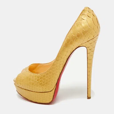 Pre-owned Christian Louboutin Very Prive Size 38.5 Gold Snakeskin Leather Platform Peep Toe Pumps