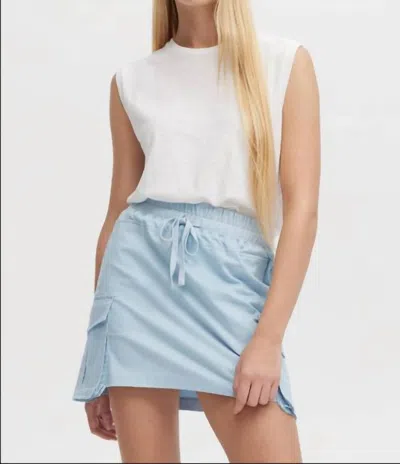 Chrldr Maude Sleeveless Muscle Crew Tee In White