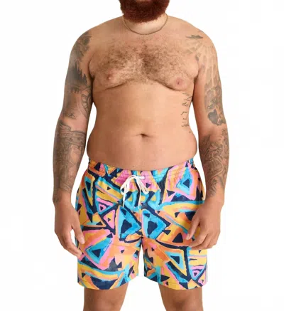 CHUBBIES EXPLODING NACHOS 5.5" CLASSIC SWIM TRUNKS IN BLUE ABSTRACT TRIANGLE