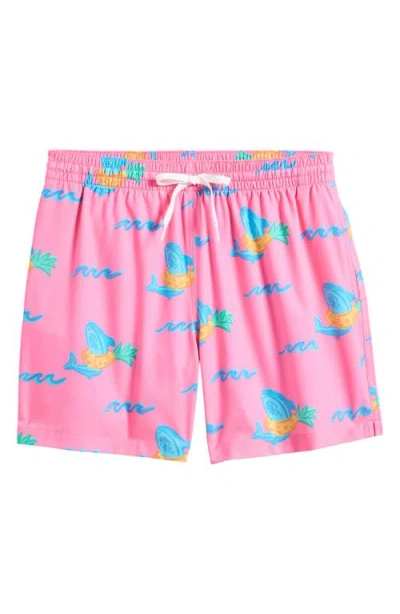 Chubbies Pineapple Floaters Classic Lined 5.5-inch Swim Trunks In Bright Pink