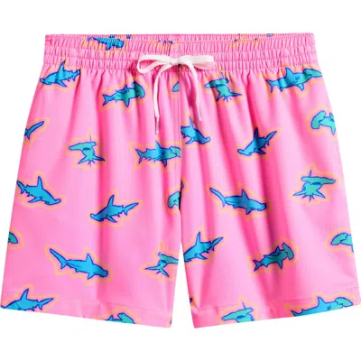 Chubbies Pink Apex 5.5–inch Swim Trunks