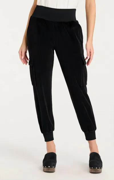 Cinq À Sept Crepe Giles Cropped Pant In Black
