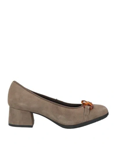 Cinzia Soft Woman Pumps Taupe Size 10 Leather In Gray