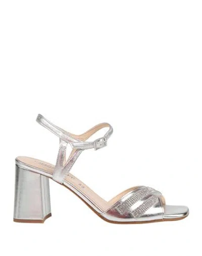 Cinzia Soft Woman Sandals Silver Size 8 Leather, Synthetisches Material
