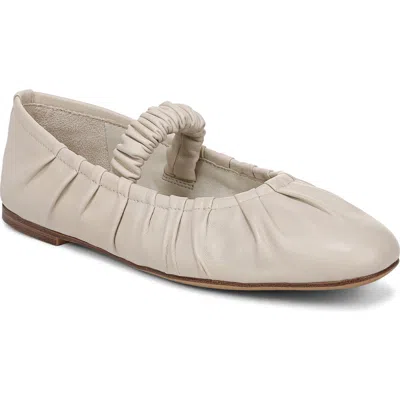 Circus Ny By Sam Edelman Blythe Flat In Neutral