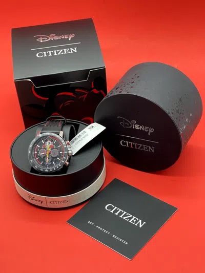 Pre-owned Citizen Eco-drive Disney Mickey Racer Chronograph Men's Watch Ca4439-07w