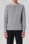 Citizen Of Humanity Classic Henley Tee In Moonstone In Pink