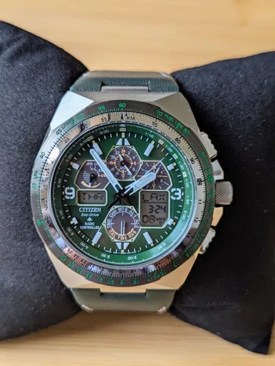 Pre-owned Citizen Skyhawk Promaster A-t Chronograph Gmt Jy8147-01x Green Dial Men's Watch