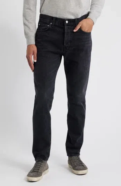 Citizen Of Humanity Citizens Of Humanity Fin Relaxed Tapered Leg Organic Cotton Jeans In Marmite