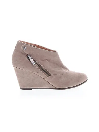 Pre-owned Cl By Laundry Wedges In Tan