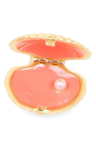 Clare V . Clamshell Locket In White