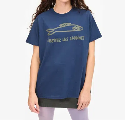 Clare V Original Tee - Liberez Les Sardines In Navy In Blue