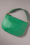 Clare V Petit Moyen Messenger Grass Woven Checker In Green