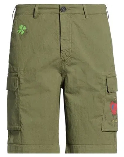 Clark Man Shorts & Bermuda Shorts Military Green Size 36 Cotton, Elastane