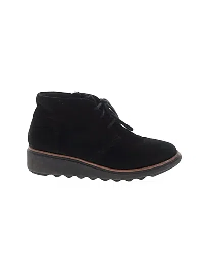 Pre-owned Clarks Ankle Boots In Black