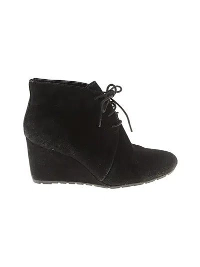 Pre-owned Clarks Ankle Boots In Black