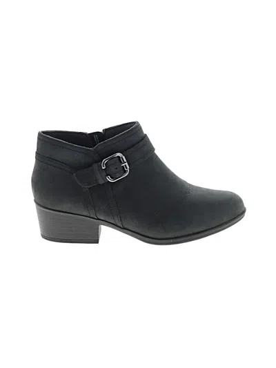 Pre-owned Clarks Ankle Boots In Black