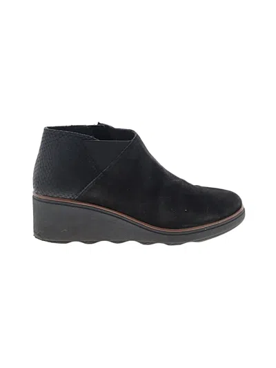 Pre-owned Clarks Ankle Boots In Black