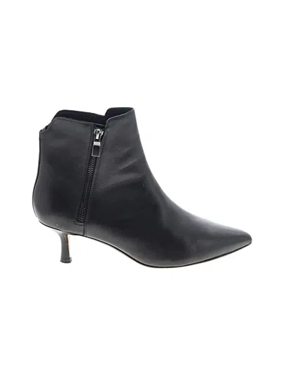 Pre-owned Clarks Ankle Boots In Black