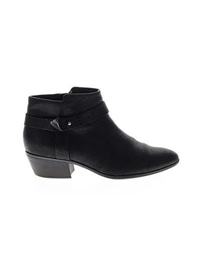 Pre-owned Clarks Ankle Boots In Black