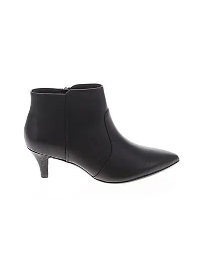 Pre-owned Clarks Ankle Boots In Black