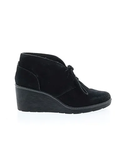 Pre-owned Clarks Ankle Boots In Black