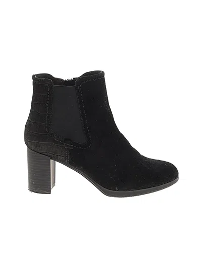 Pre-owned Clarks Ankle Boots In Black