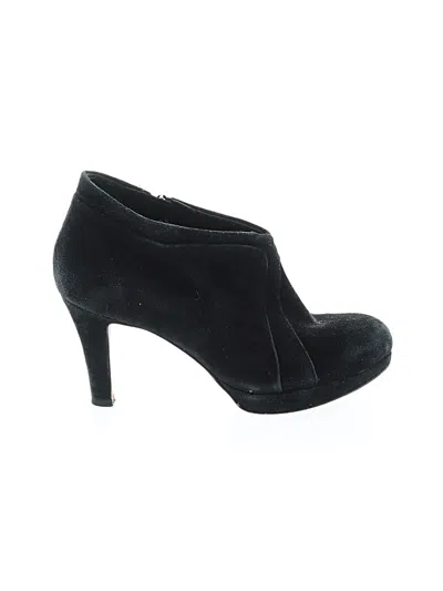 Pre-owned Clarks Ankle Boots In Black