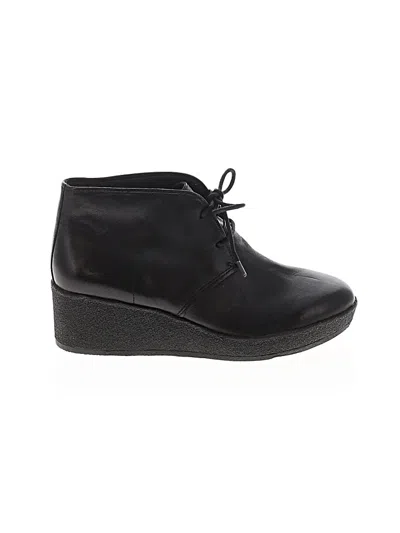 Pre-owned Clarks Ankle Boots In Black