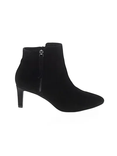 Pre-owned Clarks Ankle Boots In Black