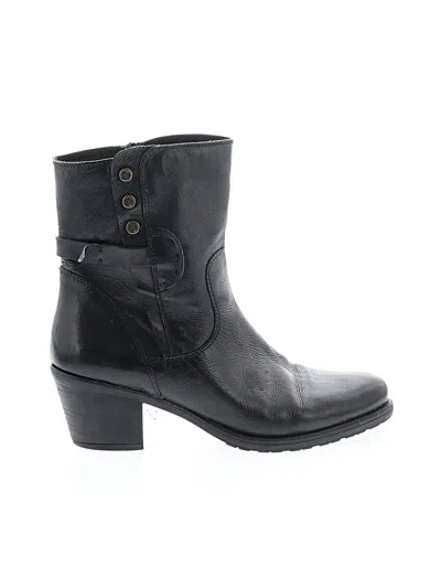 Pre-owned Clarks Ankle Boots In Black