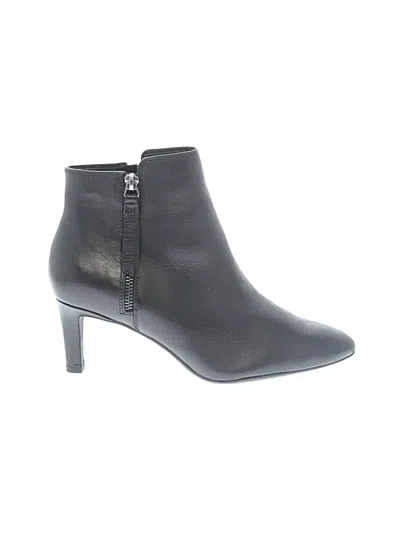 Pre-owned Clarks Ankle Boots In Black